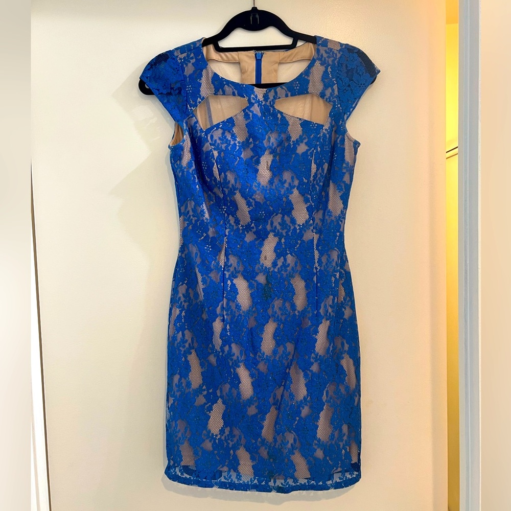 Hailey Adrianna Papell size 4 cocktail dress size 4
